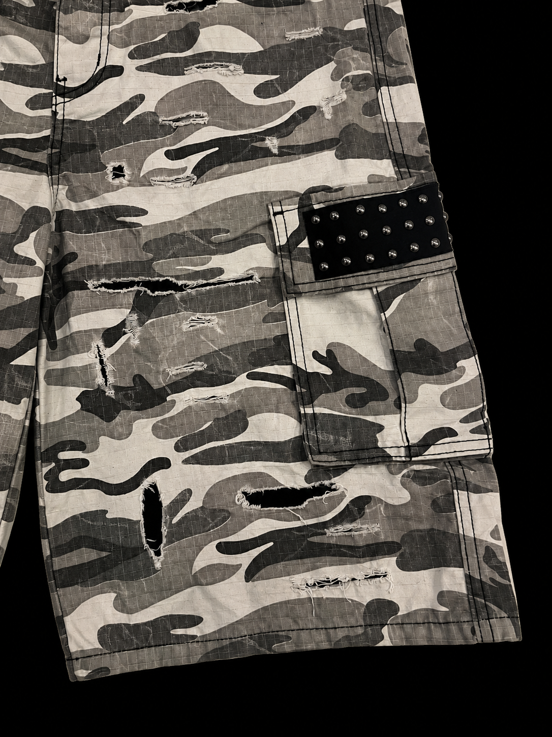SNOW CAMO SHORTS