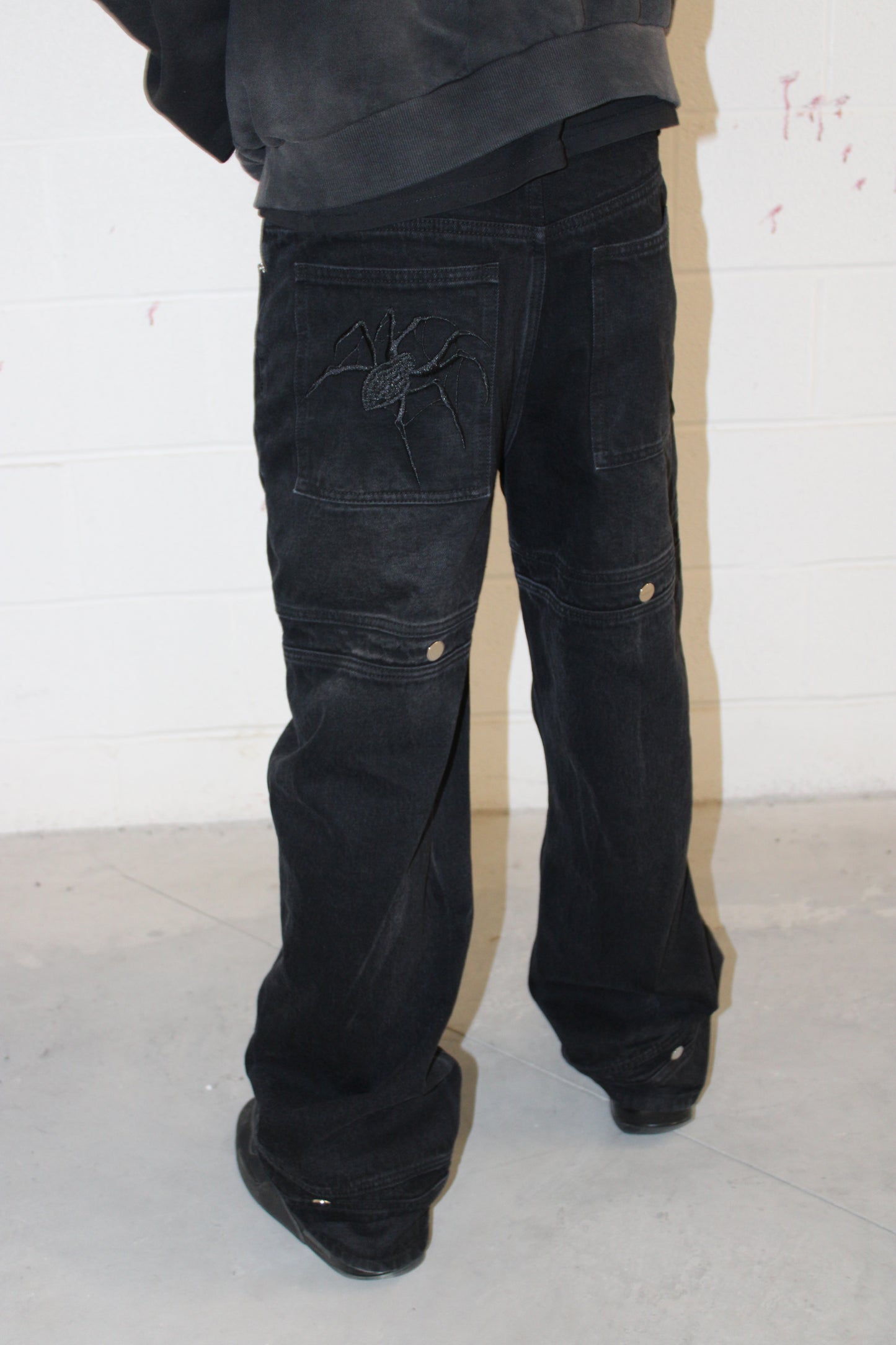 RIVET JEANS