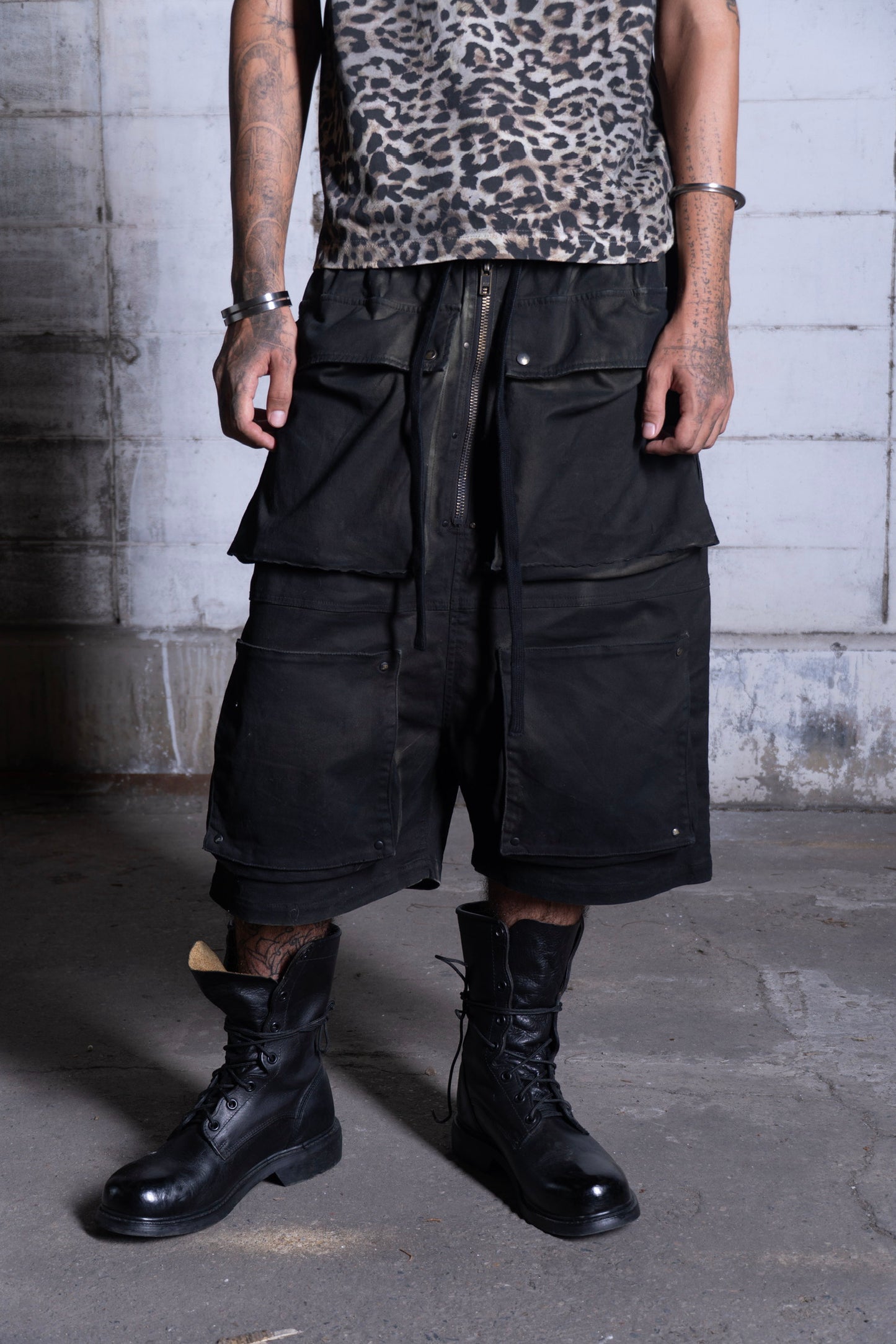 RIOT SHORTS