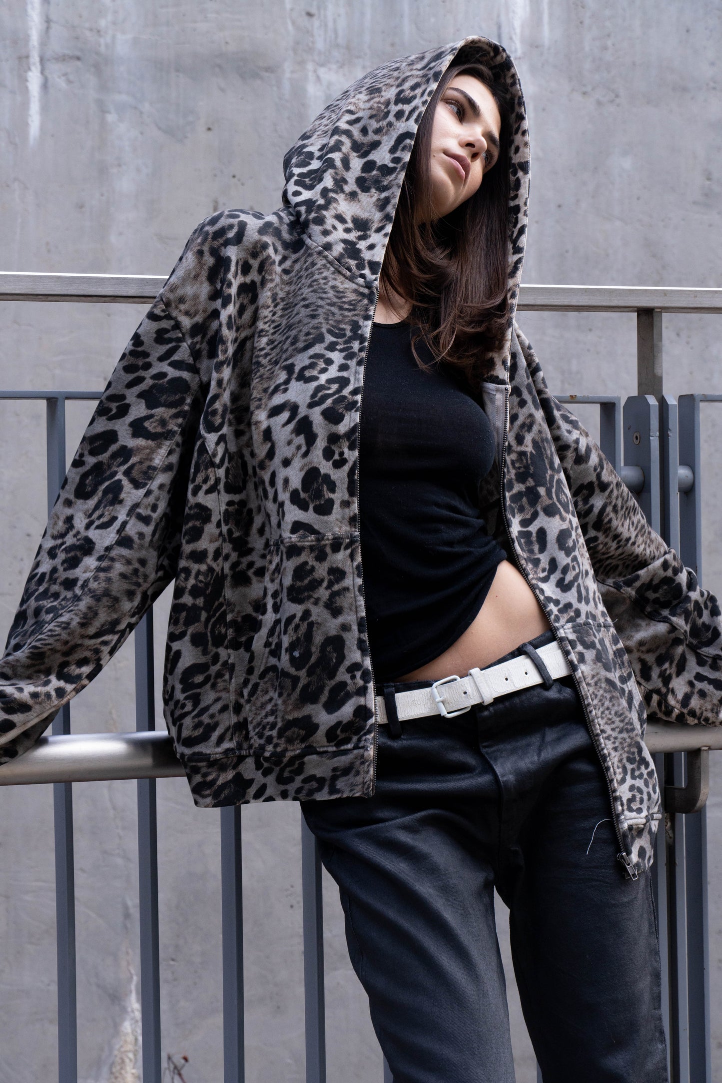 LEOPARD OBSESSION ZIP UP